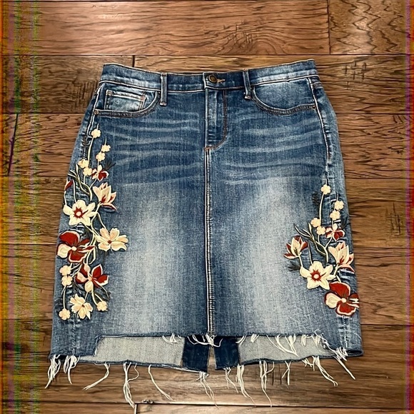 Driftwood Embroidered Floral Skylar Skirt Size 26 - Picture 1 of 16